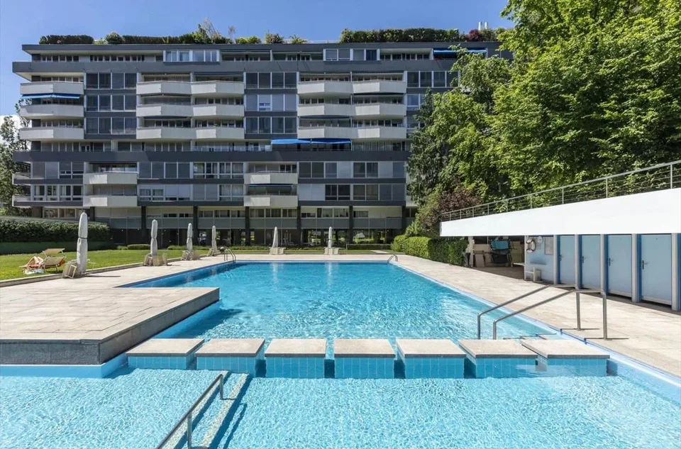 En exclusivité : Bel appartement de 3 pièces avec balcon, piscine et parking ? Cadre de vie idéal