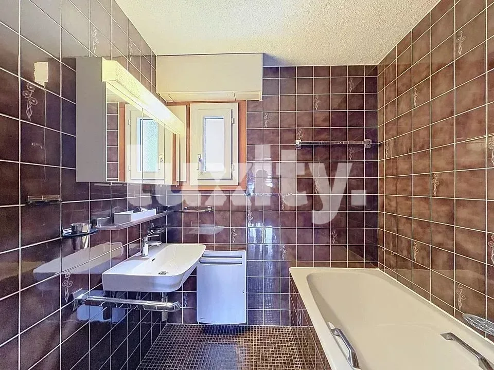 Charming apartment with balcony, close to the lake and the train station