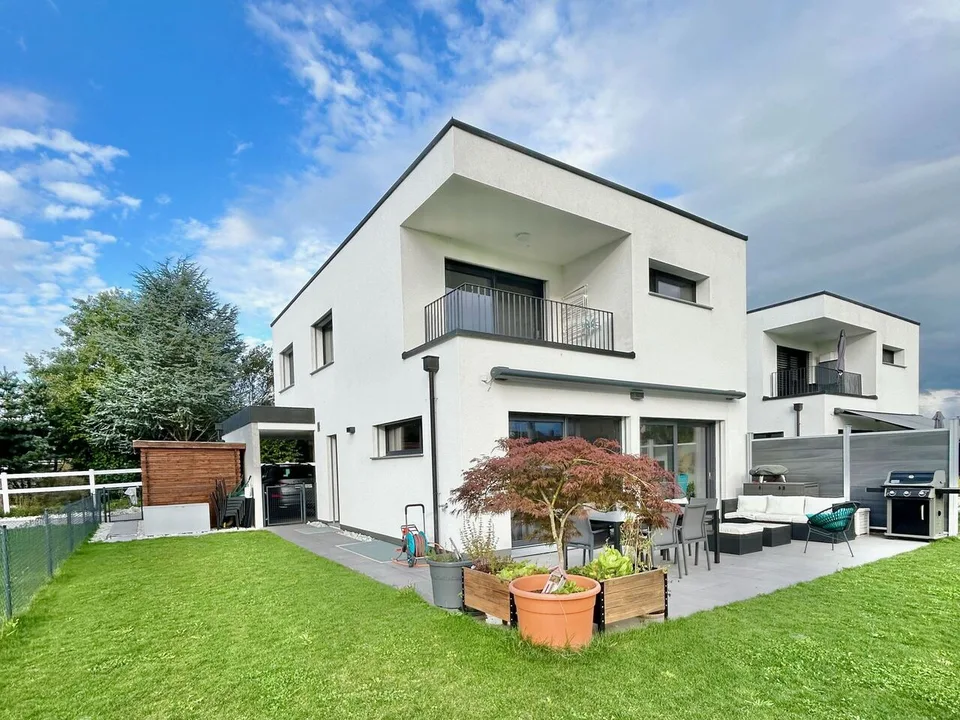 Bella villa individuale familiare di 165 m2 con giardino