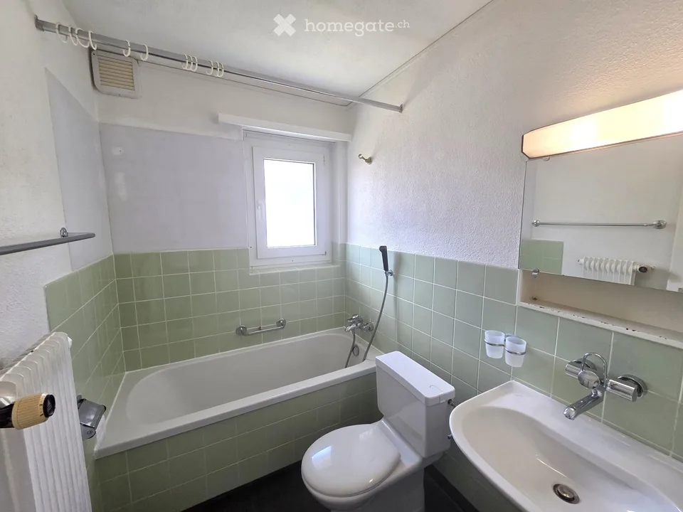 Appartamento in proprietà di 3 locali con balcone, parcheggio e potenziale di sviluppo