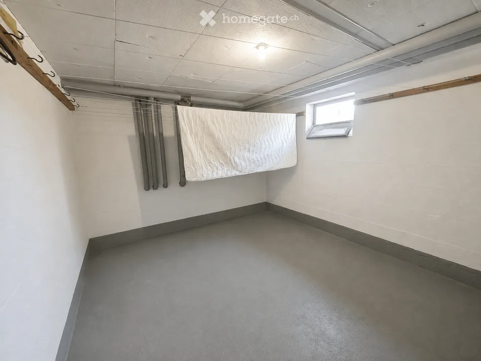Appartamento in proprietà di 3 locali con balcone, parcheggio e potenziale di sviluppo