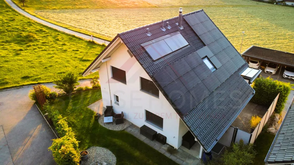 Modernes 6.5-Zimmer-Einfamilienhaus mit Garten, grosser Terrasse und Doppelgarage in Signau