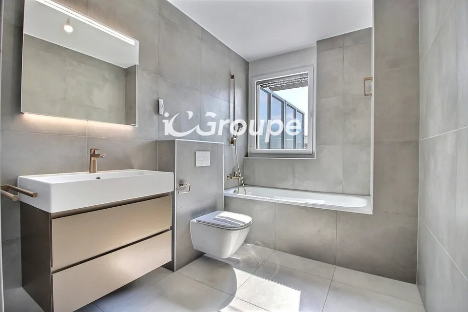 Splendid 4.5-room attic apartment for rent in Uvrier