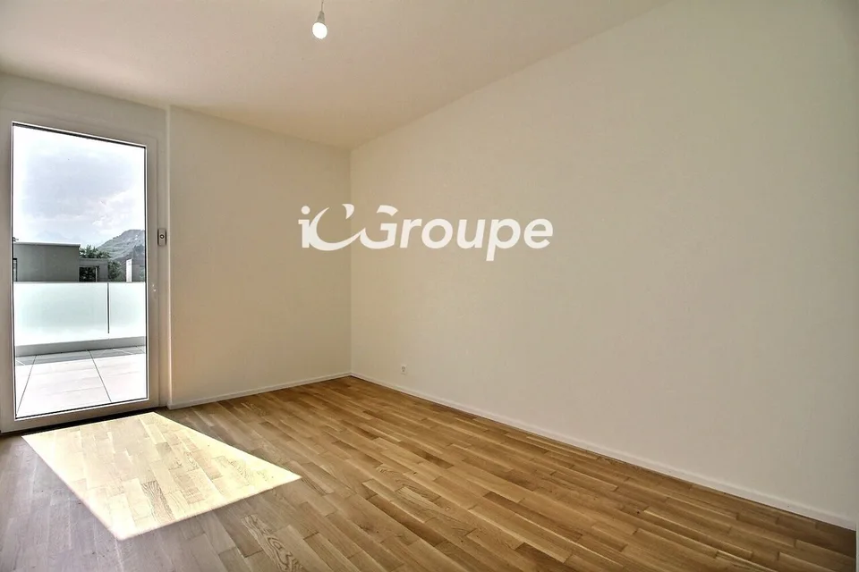 Splendid 4.5-room attic apartment for rent in Uvrier