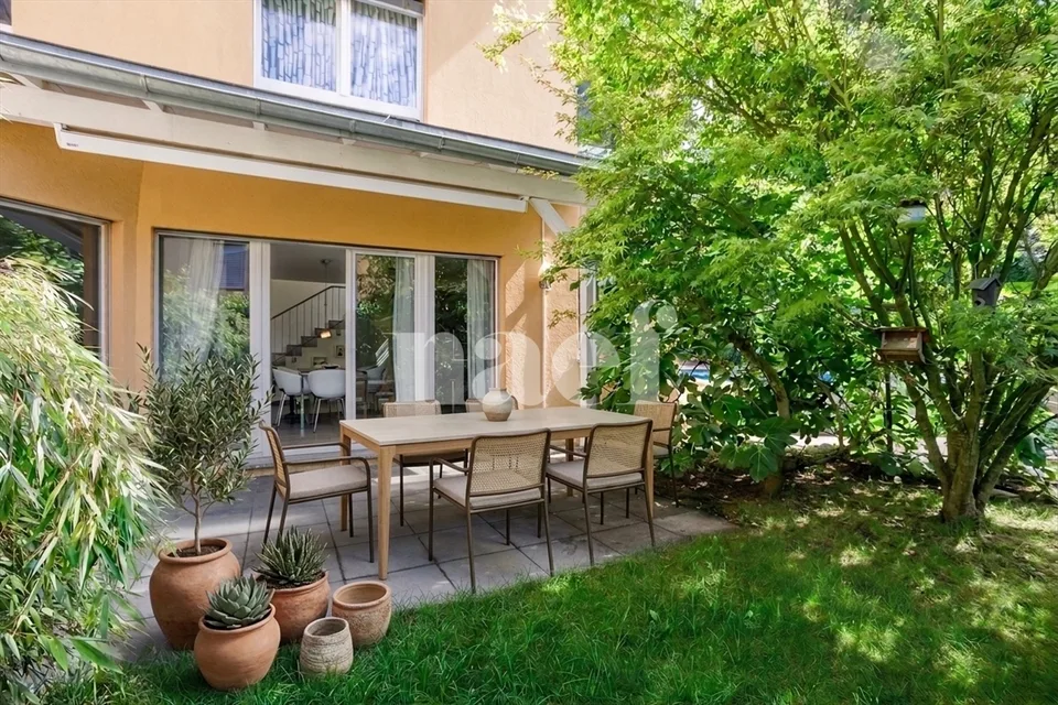 Maison de 6.5 pièces avec jardin et piscine à vendre à Avenches