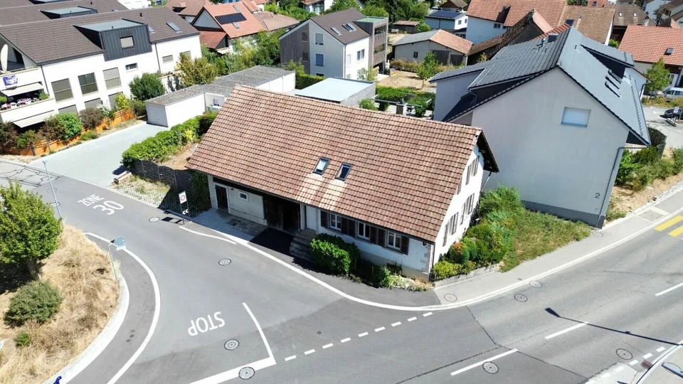 Detached spacious wonder with large extension and enormous potential