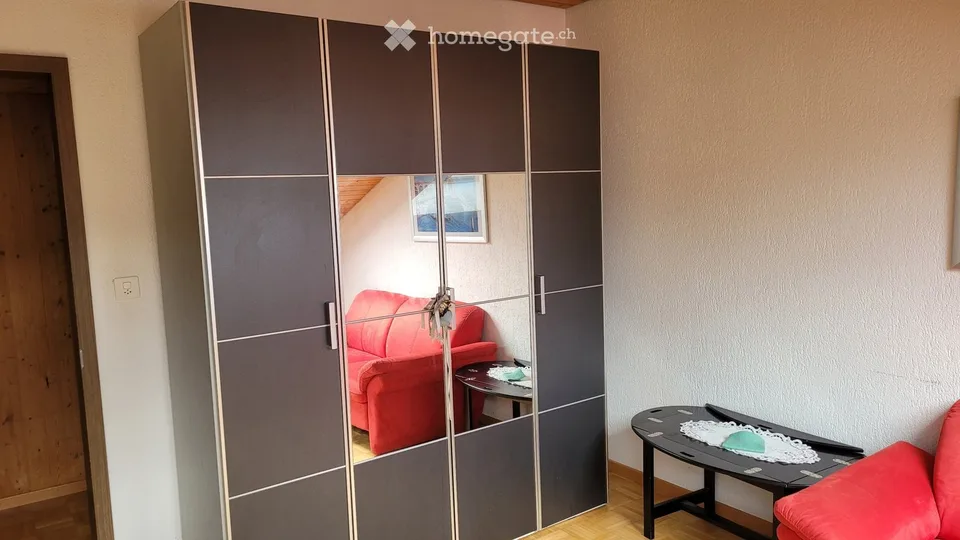 Sehr schönes, gemütliches und voll möbliertes WG-Zimmer