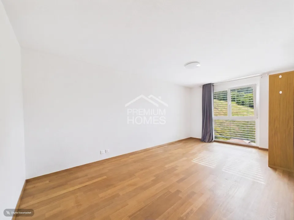 Your loge spot above Lake Thun
