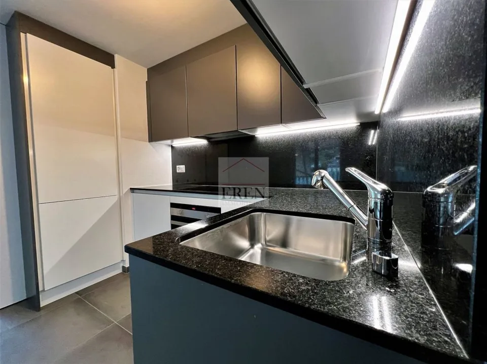 Spacieux attique 2,5p de 90m2 et grande terrasse de 29 m2 au centre de Fully – photo 4 sur 35