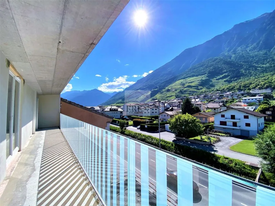 Spacieux attique 2,5p de 90m2 et grande terrasse de 29 m2 au centre de Fully – photo 3 sur 35