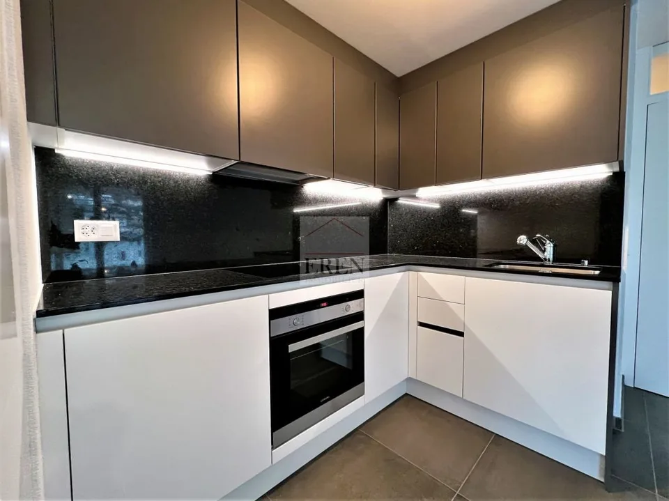 Spacieux attique 2,5p de 90m2 et grande terrasse de 29 m2 au centre de Fully – photo 5 sur 35