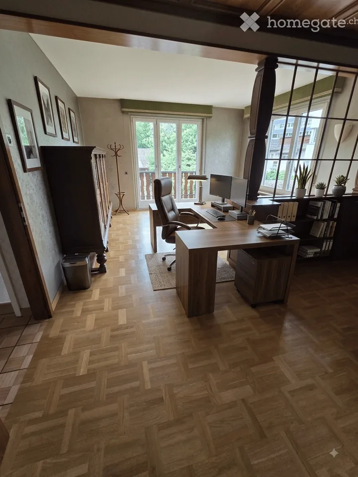 Maison de famille charmante de 6 pièces avec jardin dans un emplacement central à Baar