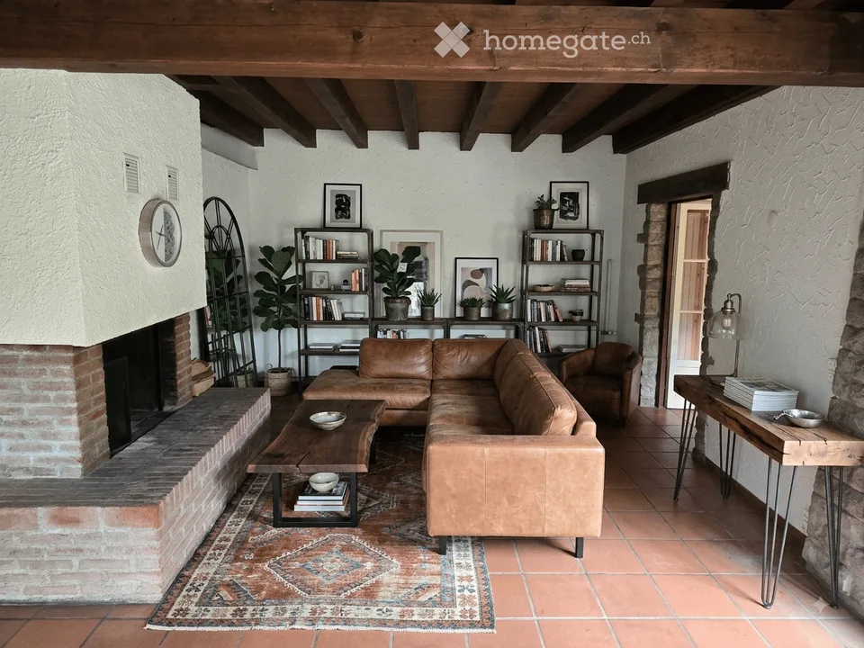 Maison de famille charmante de 6 pièces avec jardin dans un emplacement central à Baar