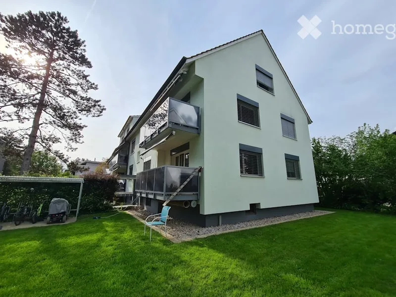3-5-Zimmer-Wohnung an zentraler Lage in Reinach zu vermieten