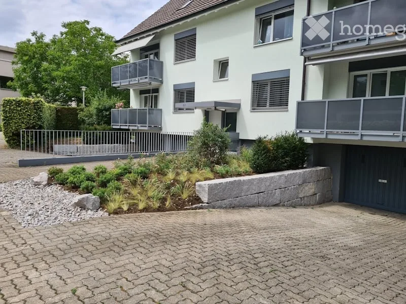 3-5-Zimmer-Wohnung an zentraler Lage in Reinach zu vermieten