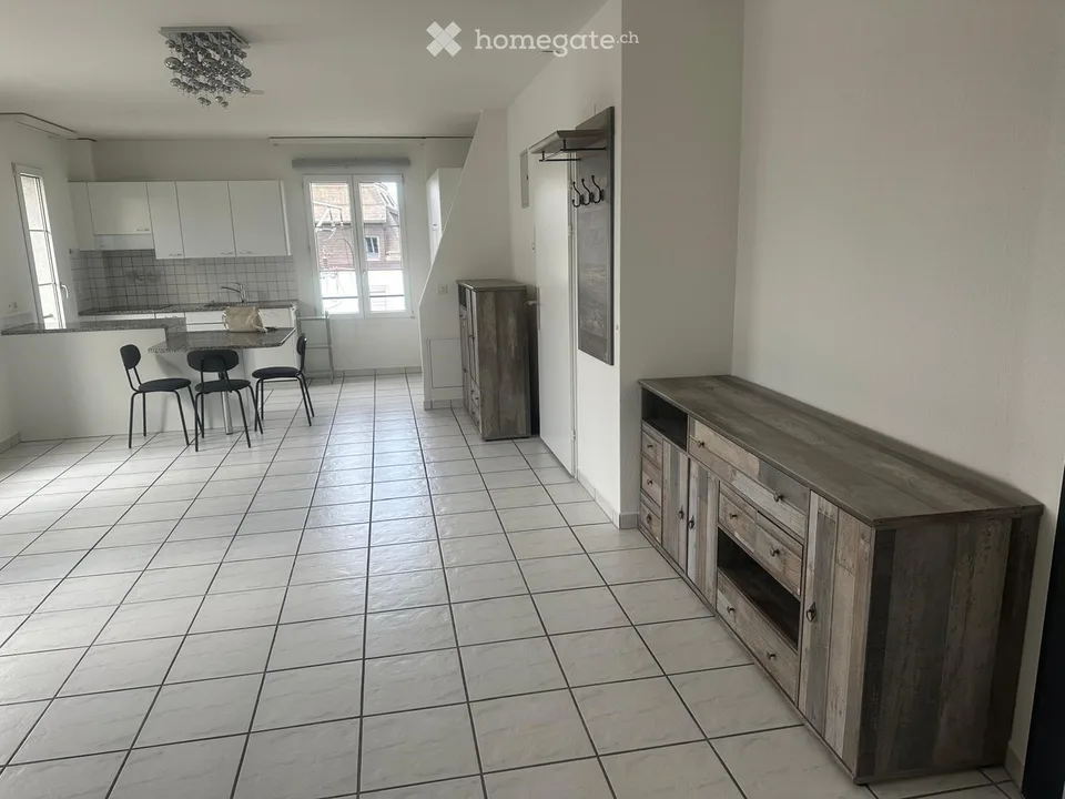Moderne 2.5 Zimmer-Wohnung in Bahnhofsnähe mit Seesicht