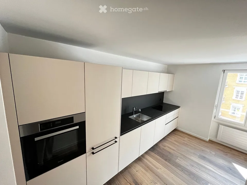 Charmante 2.5-Zimmer-Altbauwohnung an der Röschibachstrasse in Zürich