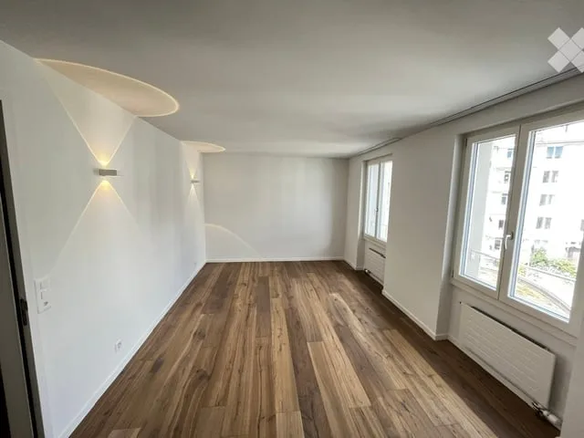 Charmante 2.5-Zimmer-Altbauwohnung an der Röschibachstrasse in Zürich