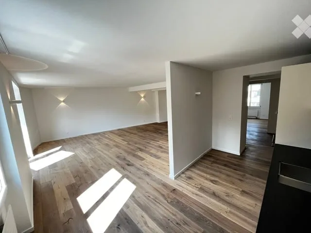 Charmante 2.5-Zimmer-Altbauwohnung an der Röschibachstrasse in Zürich