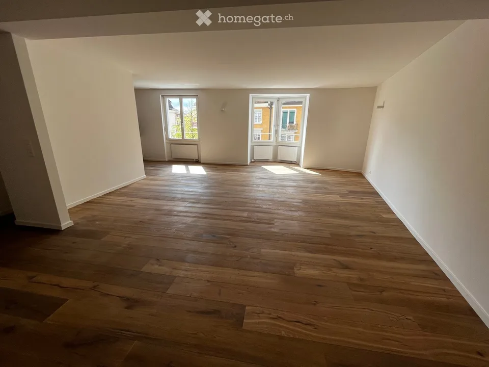 Charmante 2.5-Zimmer-Altbauwohnung an der Röschibachstrasse in Zürich