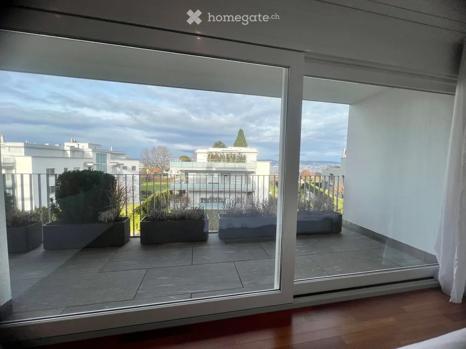 Wohntraum: Moderne, exklusive 4.5-Zimmer-Wohnung mit Terrasse und Balkon im Eigentumsstandard