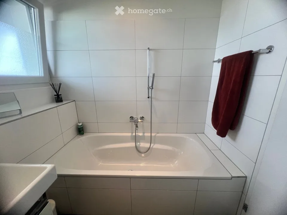 Wohntraum: Moderne, exklusive 4.5-Zimmer-Wohnung mit Terrasse und Balkon im Eigentumsstandard