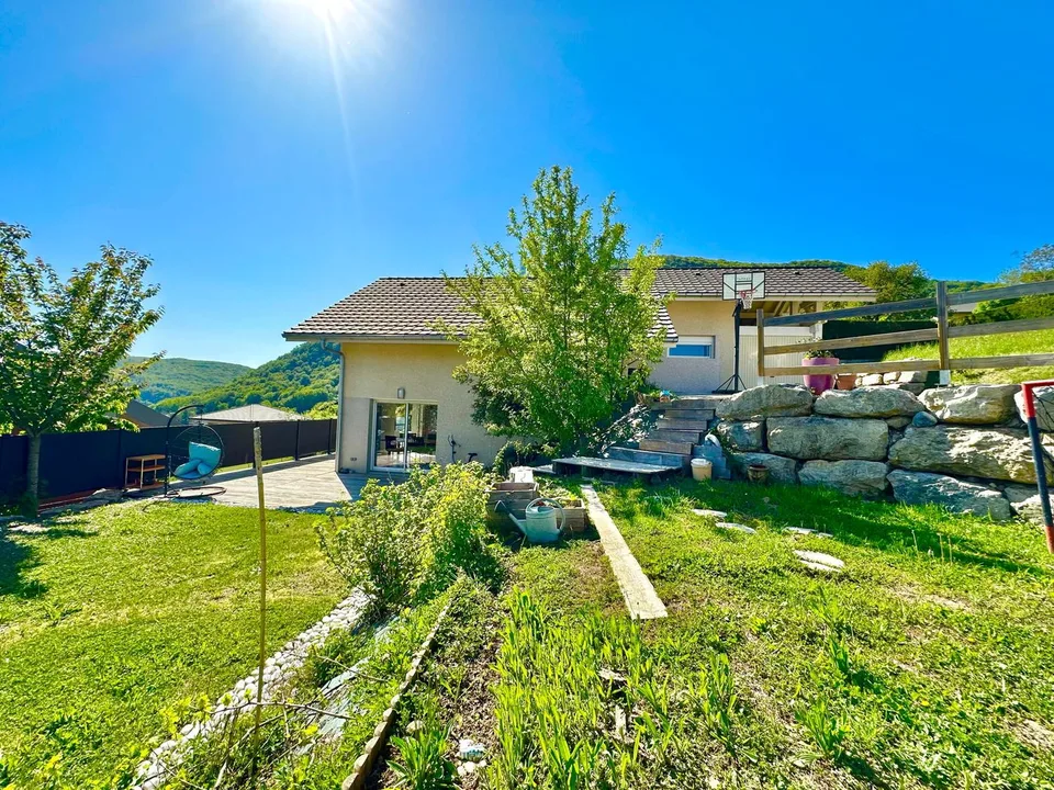 Moderne Villa mit eigenem Studio und atemberaubendem Blick!!!