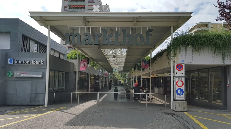 Attraktives Ladenlokal für ein Kleiderfachgeschäft im Einkaufszentrum Markthof
