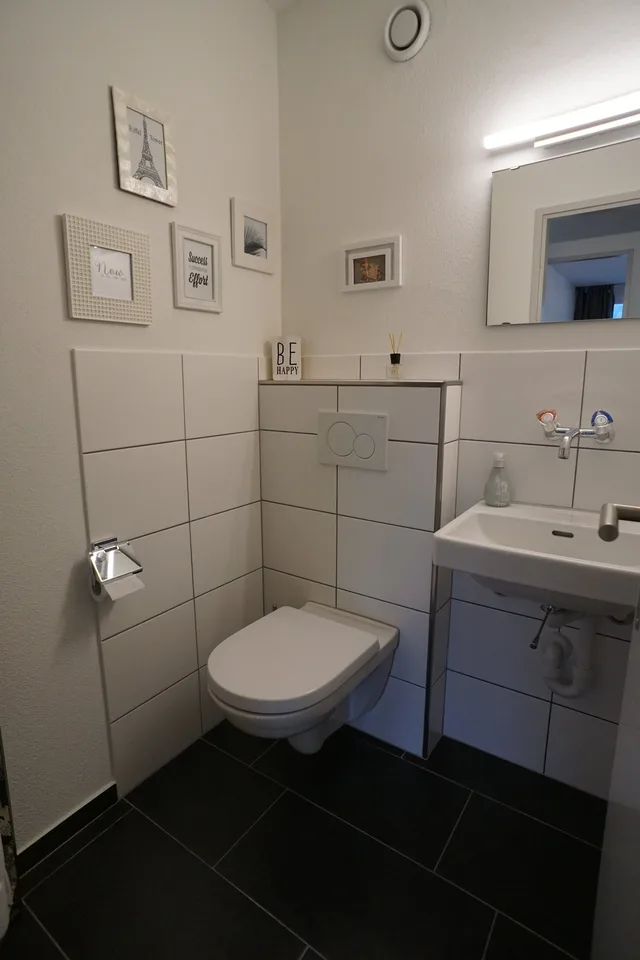ESPACIEUX, HABITATION MEUBLÉE AVEC UNE VUE PANOGRAMIQUE ET DEUX BALCONS