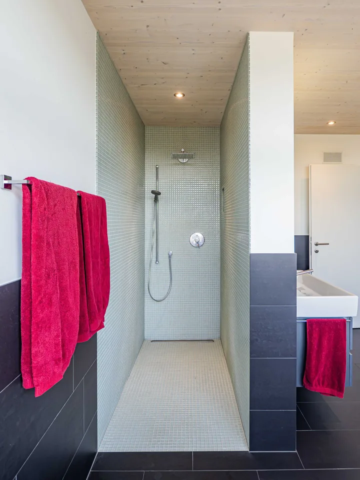Architektur, Aussicht und Komfort – aussergewöhnliches EFH am Chestenberg