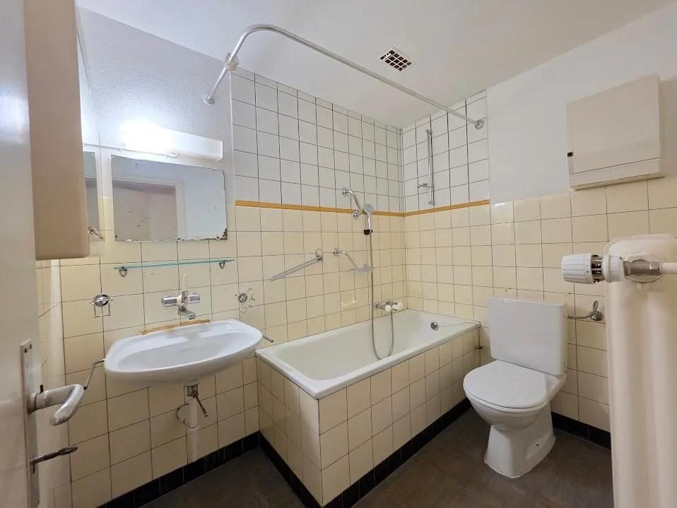 Refreshed 1-room apartment, perfect for singles and commuters!