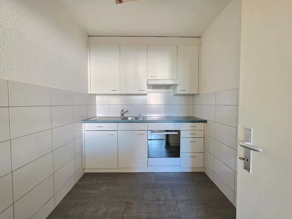 Refreshed 1-room apartment, perfect for singles and commuters!