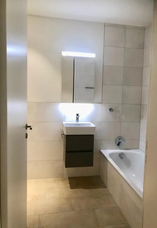 Grand, Moderne appartement de rêve 4.5-pièces avec balcon et belle vue à Rapperswil-Jona