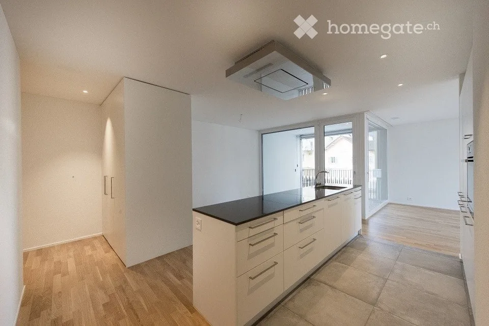 Moderne 3.5-Zimmerwohnung mit Loggia & eigenem Waschturm