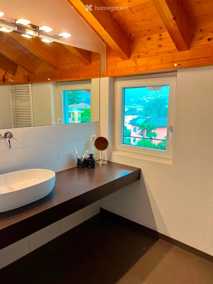 Wohnung mit 2.5 Zimmern und Dachgeschoss in Cadempino (120mq)