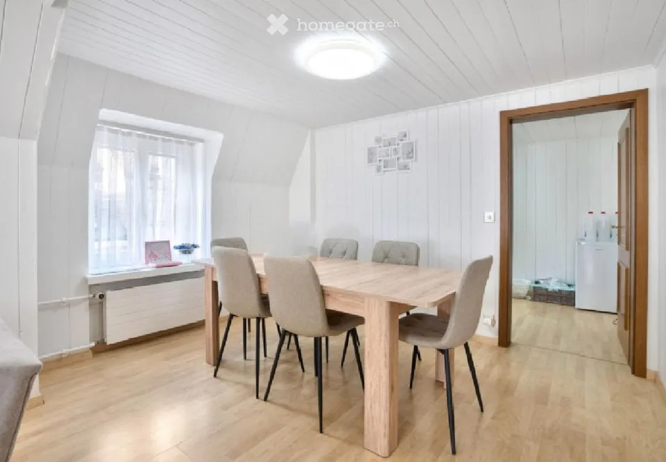Charmante 3 Zimmer Dachwohnung in der historischen Altstadt