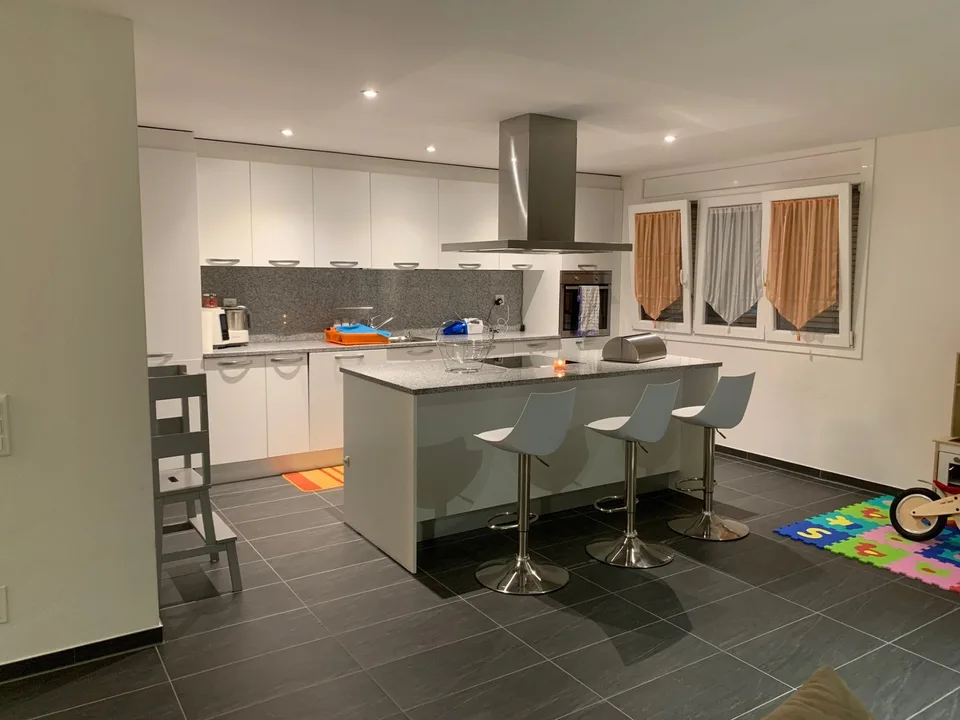 Appartement lumineux de 4 pièces à Sementina