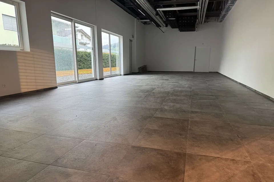 Top Retailflächen 136-185 m² mit Lageroption, Buochs – Foto 6 von 9