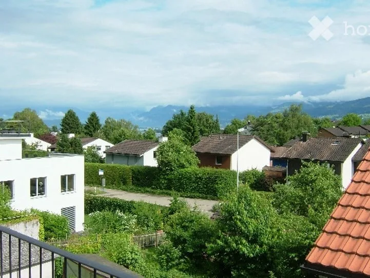 Helle 3-Zimmer-Wohnung mit Balkon und teilw. Seeblick in Uerikon