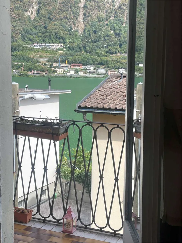 RIVA SAN VITALE - TWO APARTMENTS DIRECTLY ON THE LAKE WITH BREATHTAKING VIEWS