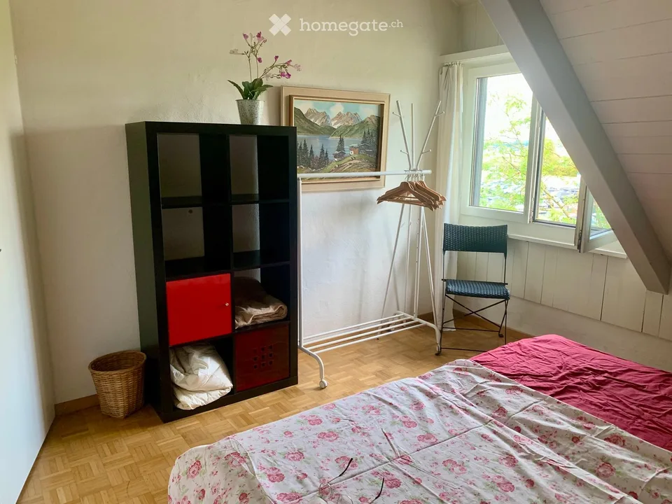 Gemütliches, möbliertes Dachzimmer