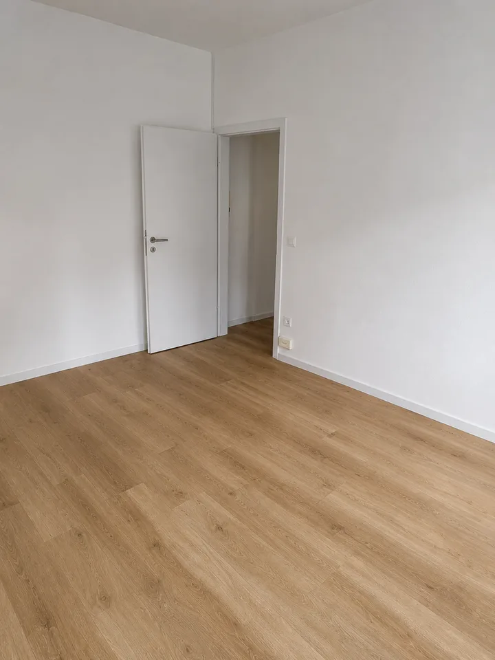 CHIASSO - 2,5 ZIMMER WOHNUNG RENOVIERTE MIT TERRASSE