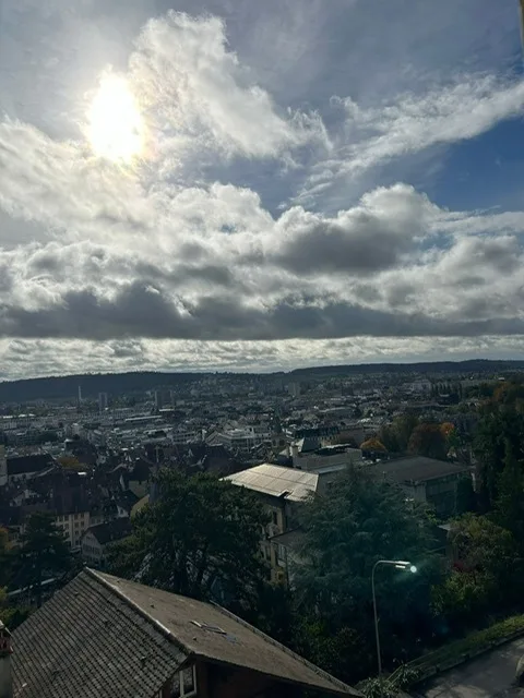 Ruhige Lage mit tolle Aussicht! Un endroit calme avec une belle vue!