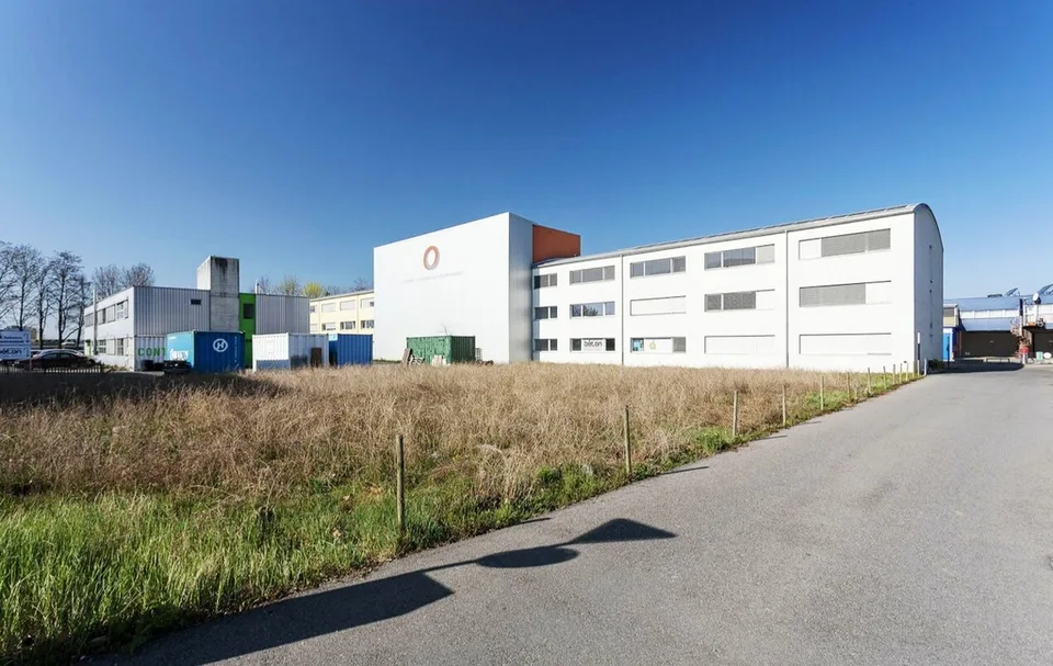 DUCATS 40 B, Commercial space in a high-traffic area