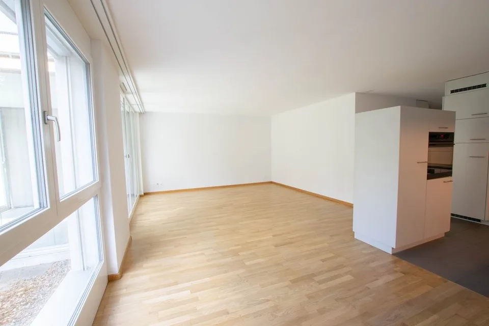 Bright 2.5-room apartment for rent