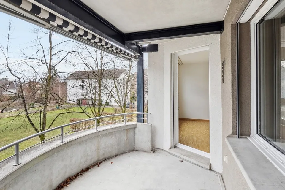 frisch sanierte 4.5-Zimmer-Wohnung mitten in Schwerzenbach