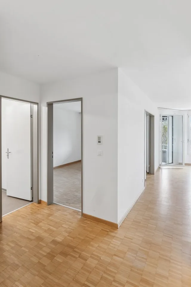 frisch sanierte 4.5-Zimmer-Wohnung mitten in Schwerzenbach