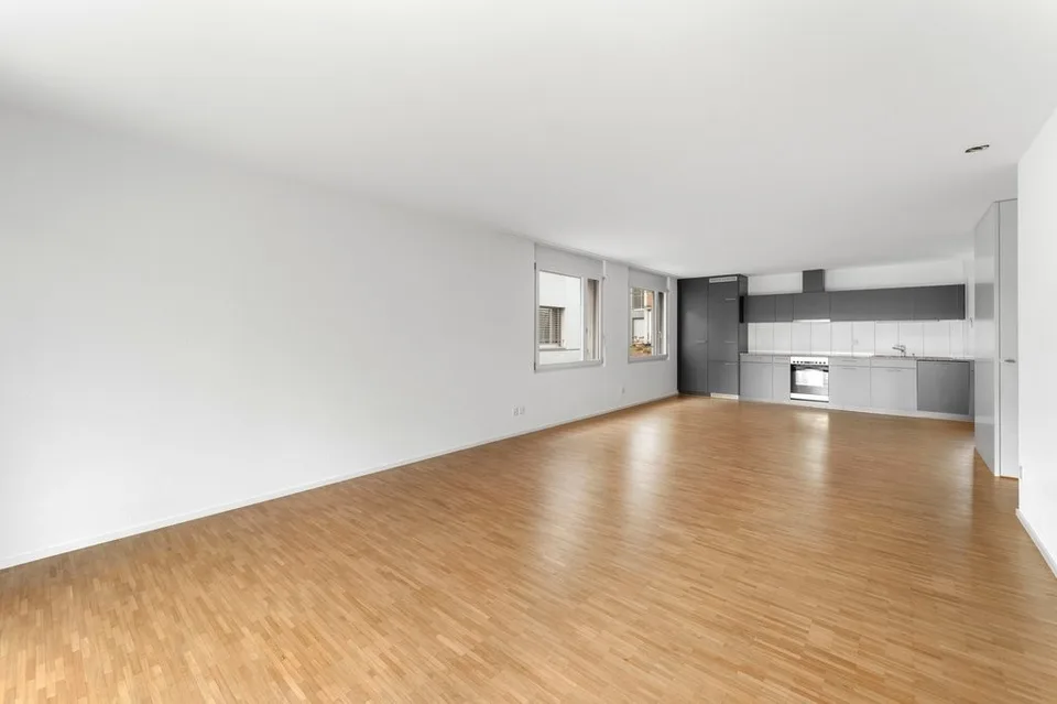 mit Geschirrspüler, 2 Badezimmer, gedecktem Balkon und vielem Mehr!