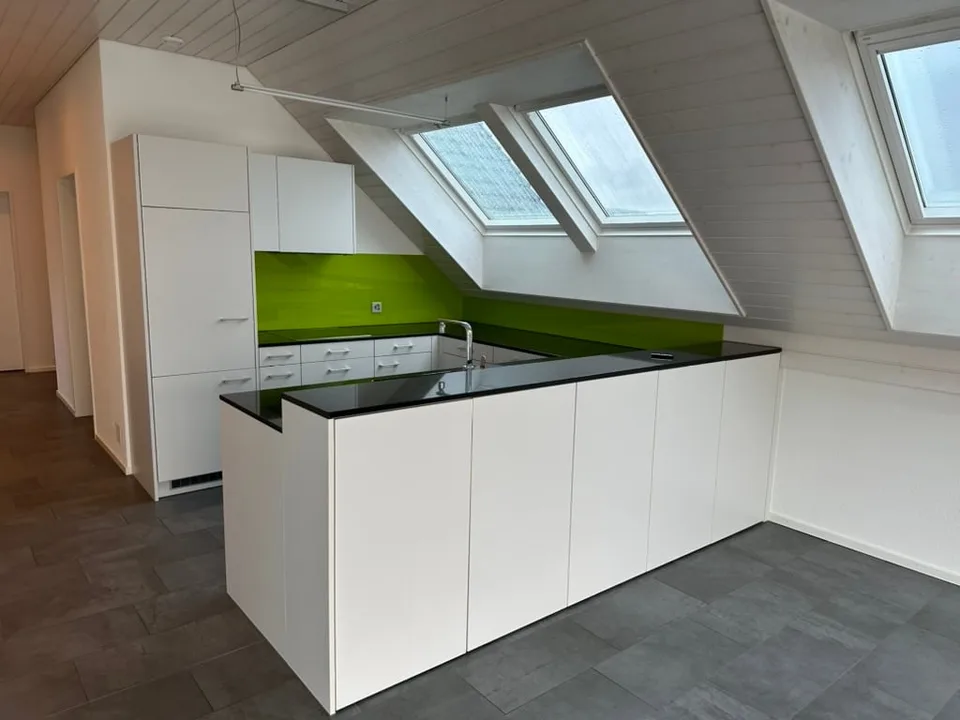 Grosszügige Dachwohnung mit Liftzugang