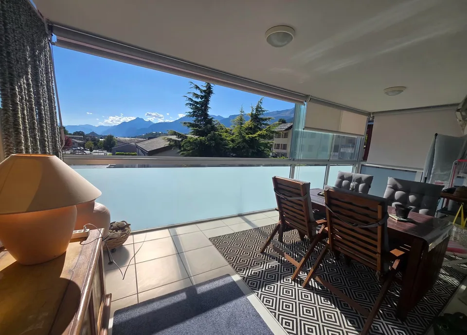 Spacious 4.5-room apartment with terrace in Grimisuat – View and calm guaranteed